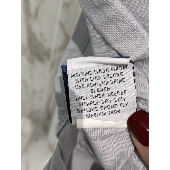 Barco Uniforms Work Force Gray V Neck Scrub Top 2 Front Pockets Size Small. - Picture 12 of 12